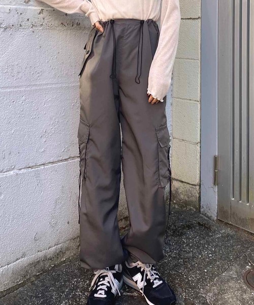 NANEA(ナネア)の「ドローコードワイドカーゴパンツ(カーゴパンツ・レディース・ベージュ/グレー・SMALL/MEDIUM)」の3枚目の写真