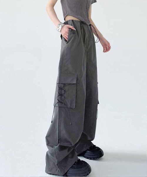 NANEA(ナネア)の「ドローコードワイドカーゴパンツ(カーゴパンツ・レディース・ベージュ/グレー・SMALL/MEDIUM)」の18枚目の写真