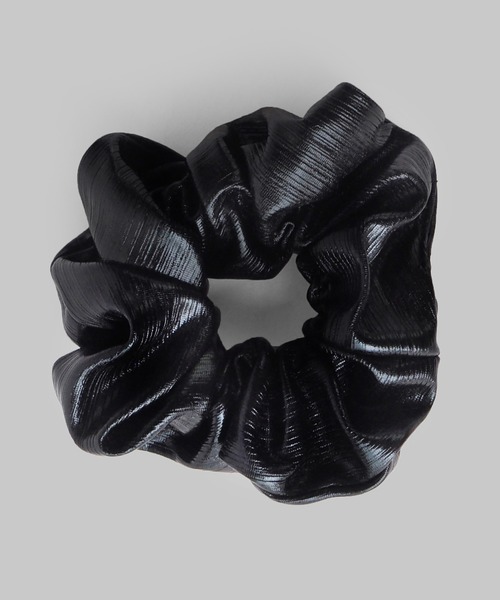 minia（ミニア）の「サティーナメタのシュシュ（シュシュ・レディース・ブラック/シルバー・FREE）」の4枚目の写真