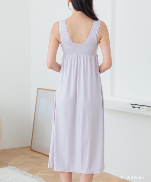 fran de lingerie（フランデランジェリー）の「ナイトブラ付きルーム＆ラウンジウェアナイトブラ付きワンピース 「ルナイト ワンピース」 ワンピース（ルームウェア/パジャマ・レディース・セージグリーン/ピンク系その他/シルバーグレー/ブラック/ラベンダー/ネイビー・M/L）」の17枚目の写真