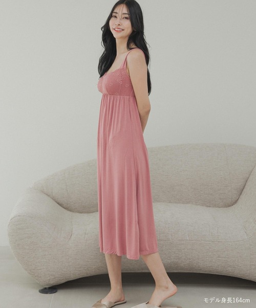 fran de lingerie（フランデランジェリー）の「ナイトブラ付きルーム＆ラウンジウェアナイトブラ付きワンピース 「ルナイト ワンピース」 ワンピース（ルームウェア/パジャマ・レディース・セージグリーン/ピンク系その他/シルバーグレー/ブラック/ラベンダー/ネイビー・M/L）」の19枚目の写真