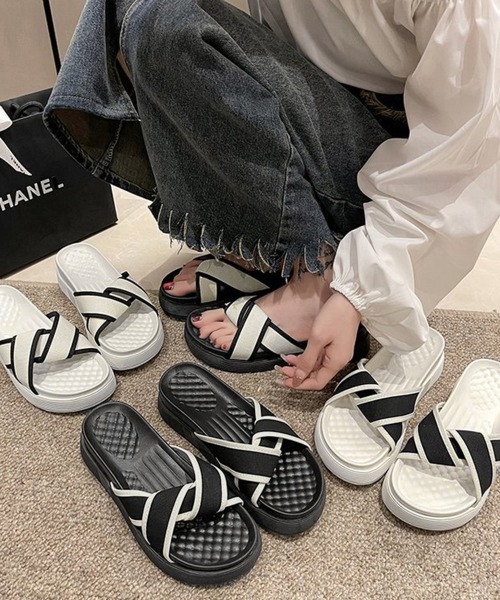Miniministore（ミニミニストア）の「厚底サンダル ねじり配色クロスサンダル夏（サンダル・レディース・ホワイト×ブラック/ブラック×ホワイト/ホワイト/ブラック・23.5cm/23.0cm/22.5cm/24.0cm/24.5cm）」の6枚目の写真