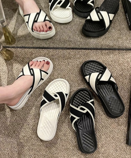 Miniministore（ミニミニストア）の「厚底サンダル ねじり配色クロスサンダル夏（サンダル・レディース・ホワイト×ブラック/ブラック×ホワイト/ホワイト/ブラック・23.5cm/23.0cm/22.5cm/24.0cm/24.5cm）」の7枚目の写真