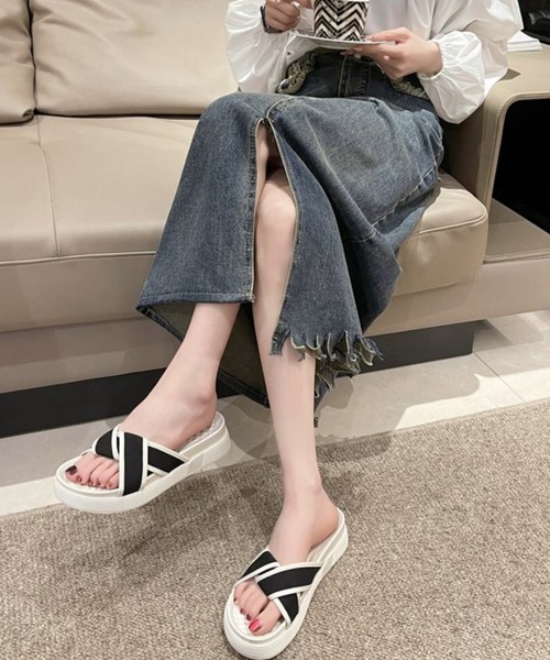 Miniministore（ミニミニストア）の「厚底サンダル ねじり配色クロスサンダル夏（サンダル・レディース・ホワイト×ブラック/ブラック×ホワイト/ホワイト/ブラック・23.5cm/23.0cm/22.5cm/24.0cm/24.5cm）」の13枚目の写真