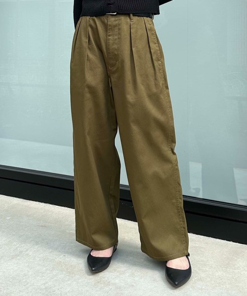 1chaku.（イッチャク）の「【コットン100％】ツータックチノパンツ（チノパンツ・レディース・ベージュ/ダークベージュ/グレー/カーキ/オフホワイト/ナチュラル/ダークネイビー・マルチサイズ）」の6枚目の写真