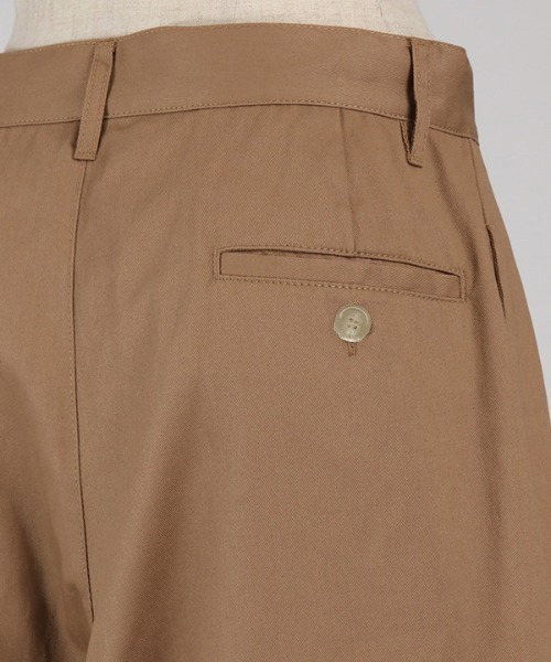 1chaku.（イッチャク）の「【コットン100％】ツータックチノパンツ（チノパンツ・レディース・ベージュ/ダークベージュ/グレー/カーキ/オフホワイト/ナチュラル/ダークネイビー・マルチサイズ）」の12枚目の写真