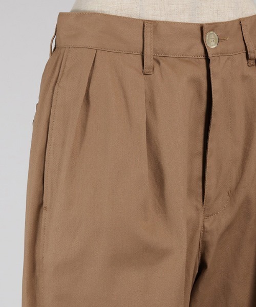 1chaku.（イッチャク）の「【コットン100％】ツータックチノパンツ（チノパンツ・レディース・ベージュ/ダークベージュ/グレー/カーキ/オフホワイト/ナチュラル/ダークネイビー・マルチサイズ）」の10枚目の写真