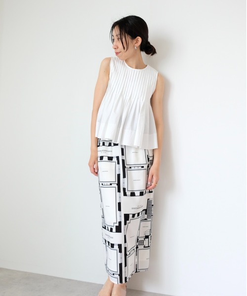 DOLLUPOOPS（ドールアップウップス）の「【ZOZO限定商品】ピンタックフレアノースリーブ（シャツ/ブラウス・レディース・ブラック/ホワイト・38）」の3枚目の写真