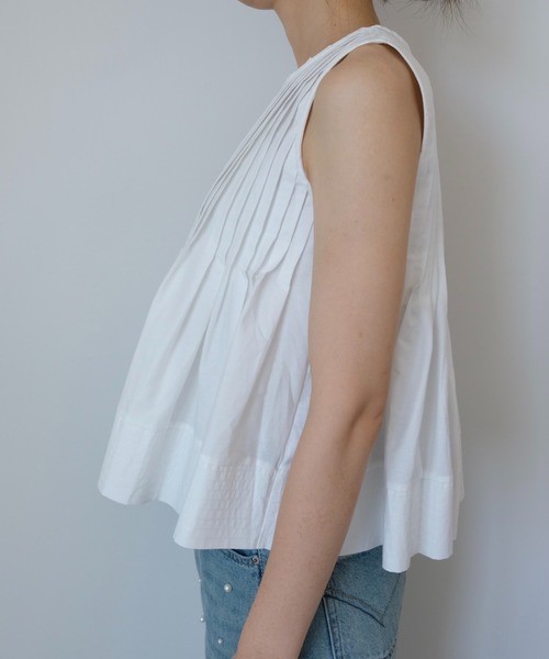 DOLLUPOOPS（ドールアップウップス）の「【ZOZO限定商品】ピンタックフレアノースリーブ（シャツ/ブラウス・レディース・ブラック/ホワイト・38）」の14枚目の写真