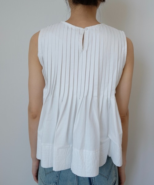 DOLLUPOOPS（ドールアップウップス）の「【ZOZO限定商品】ピンタックフレアノースリーブ（シャツ/ブラウス・レディース・ブラック/ホワイト・38）」の15枚目の写真