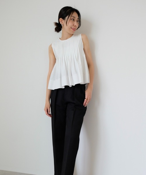 DOLLUPOOPS（ドールアップウップス）の「【ZOZO限定商品】ピンタックフレアノースリーブ（シャツ/ブラウス・レディース・ブラック/ホワイト・38）」の8枚目の写真