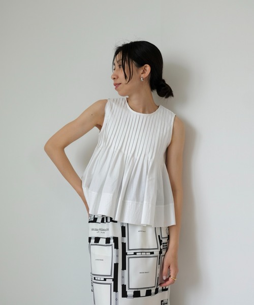 DOLLUPOOPS（ドールアップウップス）の「【ZOZO限定商品】ピンタックフレアノースリーブ（シャツ/ブラウス・レディース・ブラック/ホワイト・38）」の6枚目の写真