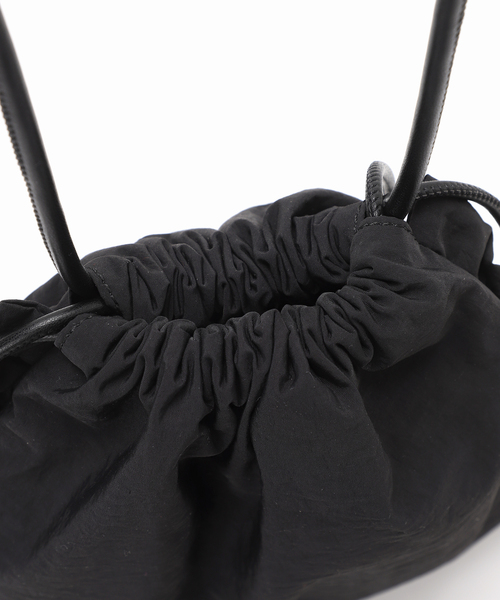 IENA(イエナ)の「ALLA HOLLON/オラホロン ナイロンフリルバッグ A3043PBG025(ハンドバッグ・レディース・ブラック・FREE)」の8枚目の写真
