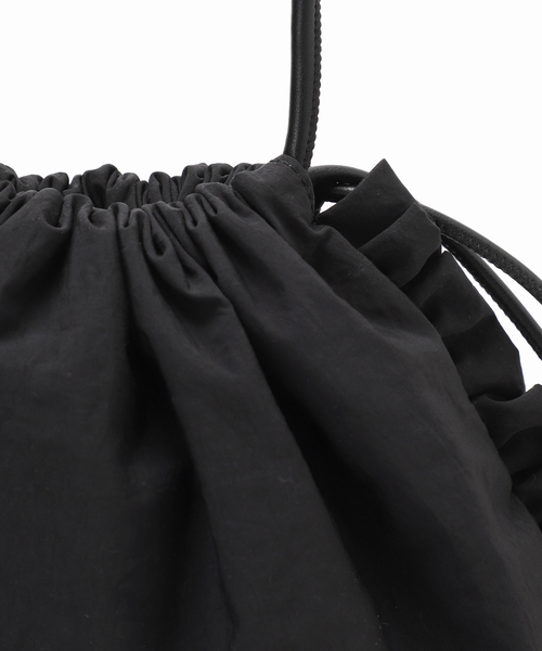 IENA(イエナ)の「ALLA HOLLON/オラホロン ナイロンフリルバッグ A3043PBG025(ハンドバッグ・レディース・ブラック・FREE)」の5枚目の写真