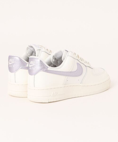 NIKE（ナイキ）の「【NIKE】AIR FORCE 1 ’07（スニーカー・レディース・ラベンダー・23cm/23.5cm/24cm/24.5cm/25cm）」の2枚目の写真