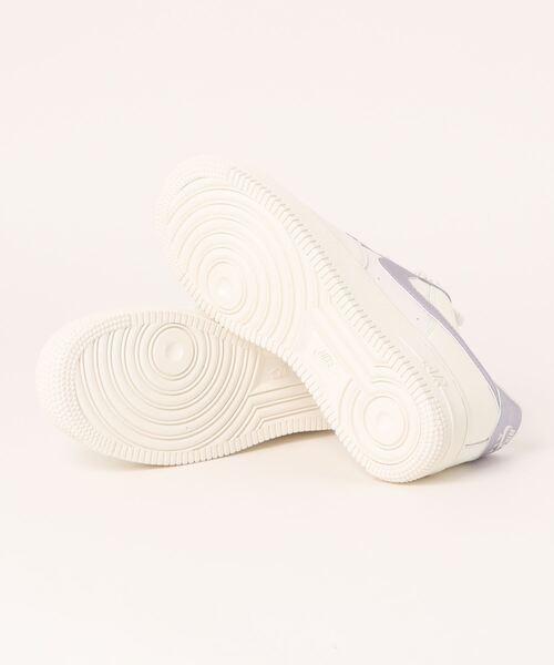 NIKE（ナイキ）の「【NIKE】AIR FORCE 1 ’07（スニーカー・レディース・ラベンダー・23cm/23.5cm/24cm/24.5cm/25cm）」の3枚目の写真