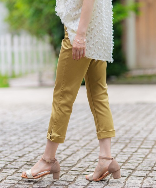 BELLUNA PLUS(ベルーナ)の「裾リボン綿サテンクロップドパンツ50丈(その他パンツ・レディース・イエロー/ライトグレー/ブラック/カーキ/オフホワイト・SMALL/MEDIUM/LARGE/X-LARGE)」の5枚目の写真