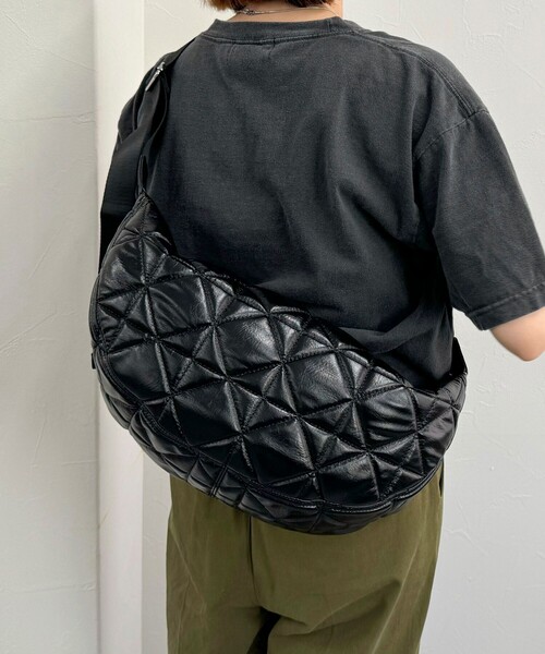 fredy emue（フレディエミュ）の「キルトハーフムーンショルダーバック（ショルダーバッグ・レディース・ブラック/シルバー・FREE）」の8枚目の写真