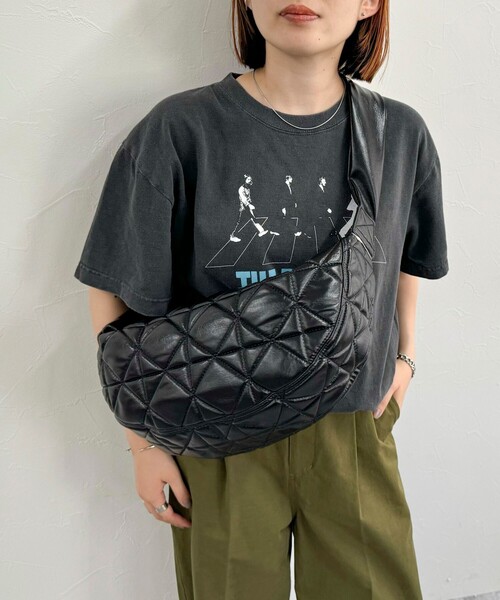 fredy emue（フレディエミュ）の「キルトハーフムーンショルダーバック（ショルダーバッグ・レディース・ブラック/シルバー・FREE）」の9枚目の写真