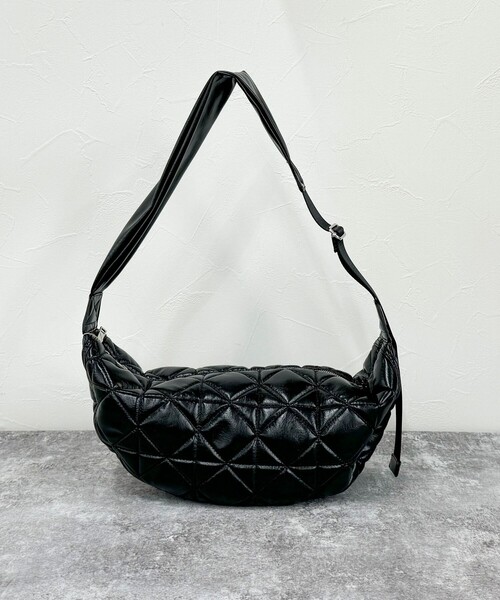 fredy emue（フレディエミュ）の「キルトハーフムーンショルダーバック（ショルダーバッグ・レディース・ブラック/シルバー・FREE）」の12枚目の写真