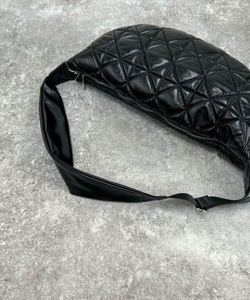fredy emue（フレディエミュ）の「キルトハーフムーンショルダーバック（ショルダーバッグ・レディース・ブラック/シルバー・FREE）」の16枚目の写真