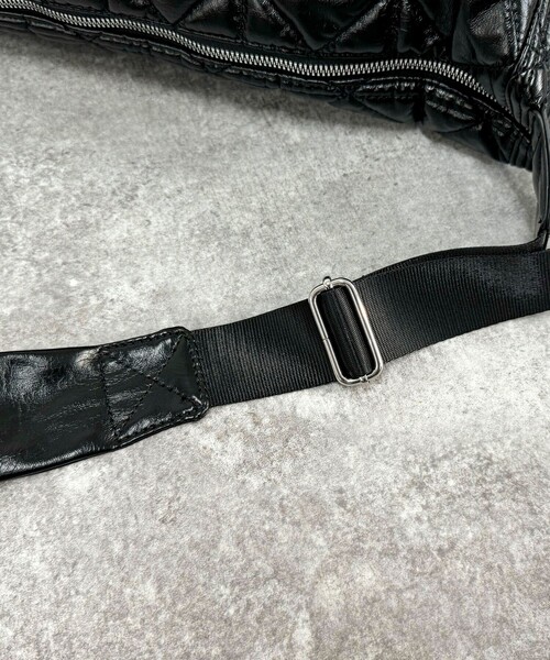 fredy emue（フレディエミュ）の「キルトハーフムーンショルダーバック（ショルダーバッグ・レディース・ブラック/シルバー・FREE）」の17枚目の写真