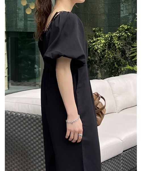 Re:EDIT（リエディ）の「[低身長サイズ有]ツイルバルーンスリーブオフショルオールインワン（つなぎ/オールインワン・レディース・グレー/ブラック・MEDIUM/LARGE/SHORT）」の5枚目の写真