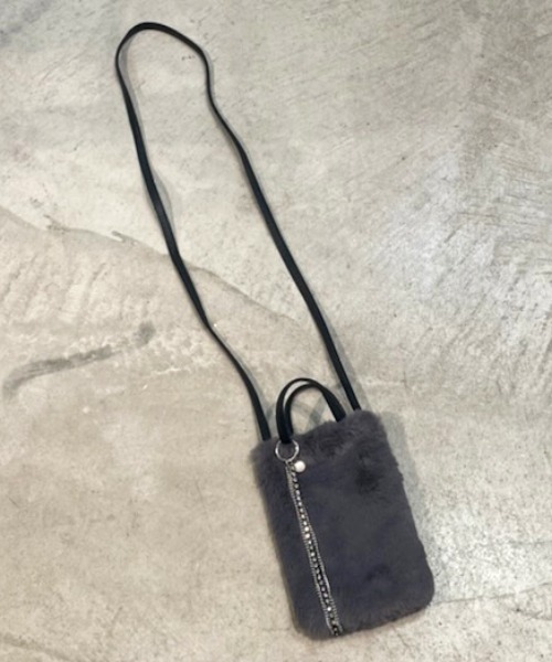 B'2nd(ビーセカンド)の「COTTABAL (コッタバル) ファーショルダー(ショルダーバッグ・レディース・チャコールグレー/アイボリー/ブルー・F)」の8枚目の写真