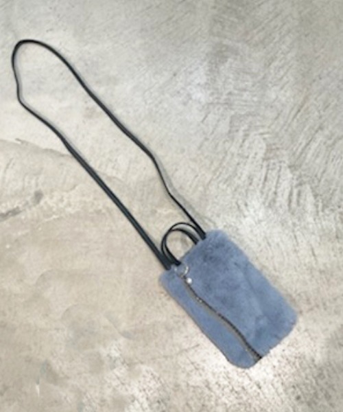 B'2nd(ビーセカンド)の「COTTABAL (コッタバル) ファーショルダー(ショルダーバッグ・レディース・チャコールグレー/アイボリー/ブルー・F)」の6枚目の写真