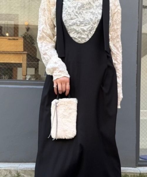 B'2nd(ビーセカンド)の「COTTABAL (コッタバル) ファーショルダー(ショルダーバッグ・レディース・チャコールグレー/アイボリー/ブルー・F)」の4枚目の写真