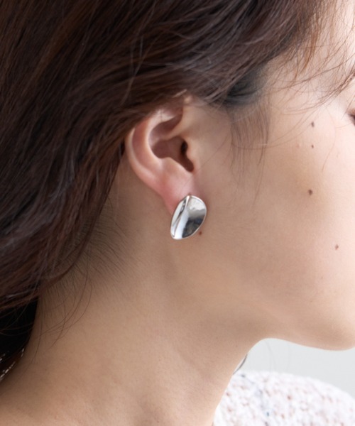 CIAOPANIC TYPY（チャオパニックティピー）の「lilニュアンスオーバルピアス（ピアス（両耳用）・レディース・シルバー/ゴールド・ONE SIZE）」の3枚目の写真