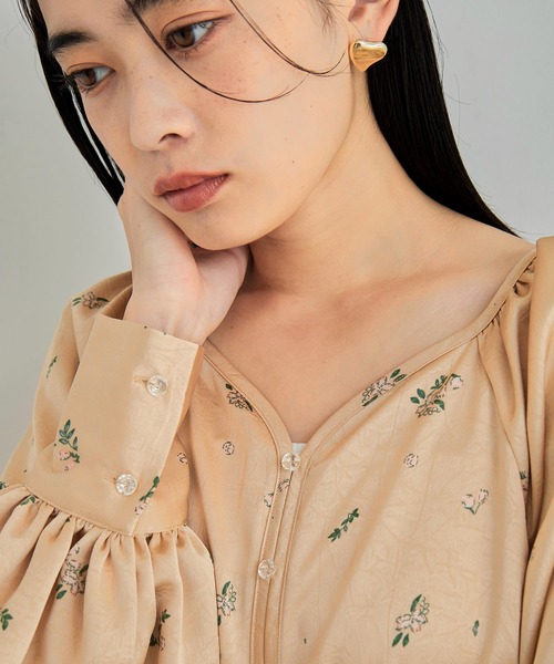 VIS（ビス）の「オリジナル花柄クリンクル加工ワンピース（ワンピース・レディース・ブルー系その他/ベージュ・FREE）」の12枚目の写真