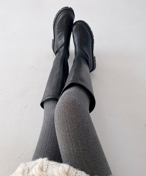 Heather（ヘザー）の「ケーブルニットタイツ　207640（タイツ/ストッキング・レディース・アイボリー/チャコールグレー・ONE SIZE）」の2枚目の写真