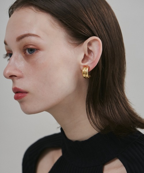 ciite' surgical stainless(シーテサージカルステンレス)の「【 金属アレルギー対応 】 ニュアンスボリューム イヤリング サージカルステンレス (両耳用)(イヤリング・レディース・ゴールド/シルバー・FREE)」の11枚目の写真