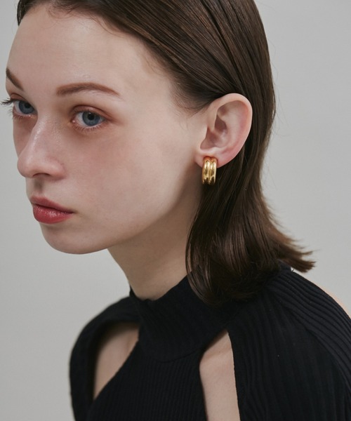 ciite' surgical stainless(シーテサージカルステンレス)の「【 金属アレルギー対応 】 ニュアンスボリューム イヤリング サージカルステンレス (両耳用)(イヤリング・レディース・ゴールド/シルバー・FREE)」の13枚目の写真