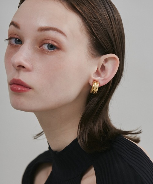 ciite' surgical stainless(シーテサージカルステンレス)の「【 金属アレルギー対応 】 ニュアンスボリューム イヤリング サージカルステンレス (両耳用)(イヤリング・レディース・ゴールド/シルバー・FREE)」の14枚目の写真