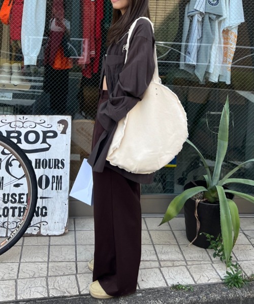 CREDONA(クレドナ)の「CIRCLE TOTE BAG/サークルトートバッグ(トートバッグ・レディース・ブラック/アイボリー・FREE)」の16枚目の写真
