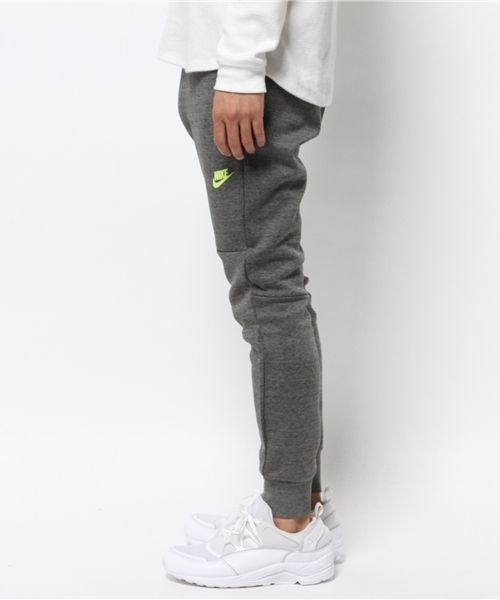 NIKE SPORTSWEAR（ナイキスポーツウェアー）の「NIKE: 『TEC FLEECE』 パンツ（その他パンツ・メンズ・グレー/ブラック/グレー系その他・MEDIUM/LARGE/SMALL）」の8枚目の写真