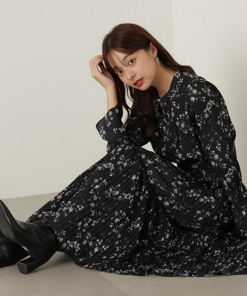 PROPORTION BODY DRESSING(プロポーションボディドレッシング)の「フラワープリントワンピース / 1214240508(ワンピース・レディース・オフホワイト/ブラック/ブラウン/ピンク・SMALL/MEDIUM)」の3枚目の写真