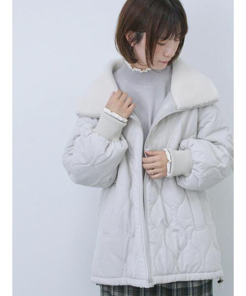 Samansa Mos2 blue（サマンサモスモスブルー）の「襟ボアキルトジャケット（ノーカラージャケット・レディース・ブラック/シルバーグレー/カーキ・F）」の17枚目の写真