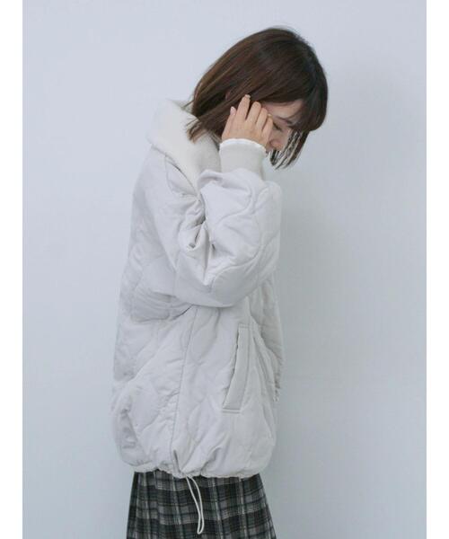 Samansa Mos2 blue（サマンサモスモスブルー）の「襟ボアキルトジャケット（ノーカラージャケット・レディース・ブラック/シルバーグレー/カーキ・F）」の18枚目の写真