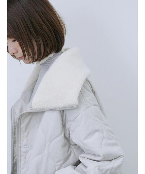 Samansa Mos2 blue（サマンサモスモスブルー）の「襟ボアキルトジャケット（ノーカラージャケット・レディース・ブラック/シルバーグレー/カーキ・F）」の22枚目の写真