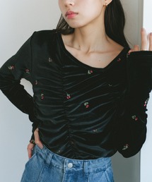 VANNIE U | ベロアフラワー刺繍トップス(Tシャツ/カットソー)