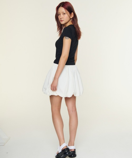 NIKE(ナイキ)の「ナイキ スポーツウェア チル ニット ウィメンズ Tシャツ / Nike Sportswear Chill Knit Women's T-Shirt FV5509-010 Black(Tシャツ/カットソー・レディース・ブラック・S/M/L/2XL/XL/XS)」の5枚目の写真
