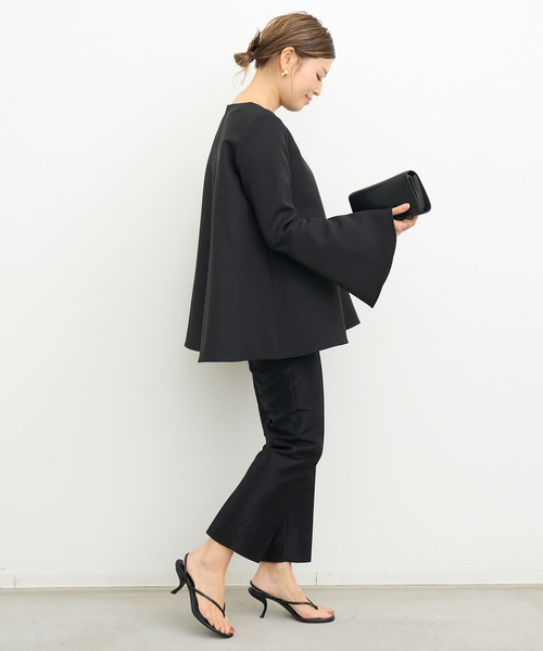 CELERI(セルリ)の「CELERI BELL SLEEVE プルオーバー(シャツ/ブラウス・レディース・ブラック・FREE)」の5枚目の写真