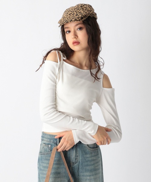 FOREVER 21(フォーエバー トゥエンティーワン)の「【2025SS】肩リボンコンパクトオフショルトップス(Tシャツ/カットソー・レディース・カモフラージュ/オフホワイト/ブラック・MEDIUM/SMALL)」の5枚目の写真