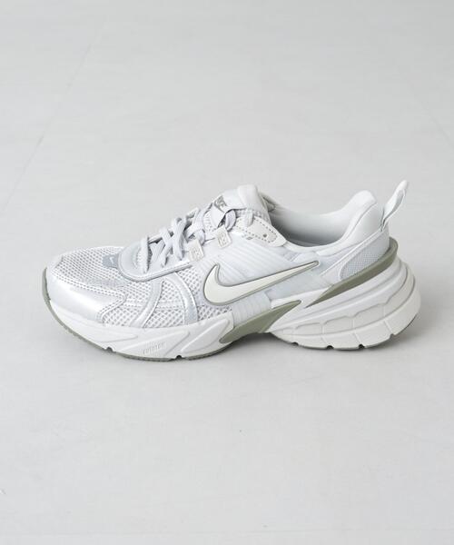 NIKE(ナイキ)の「NIKE/ナイキ ウィメンズ V2K ラン(スニーカー・レディース・グレー/ブラック・23/24/25)」の15枚目の写真