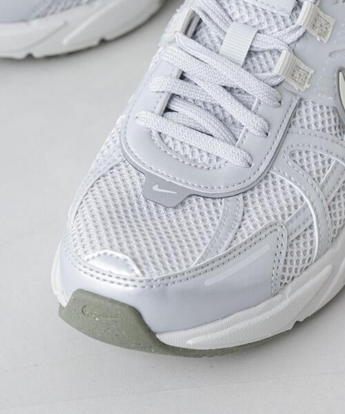 NIKE(ナイキ)の「NIKE/ナイキ ウィメンズ V2K ラン(スニーカー・レディース・グレー/ブラック・23/24/25)」の18枚目の写真