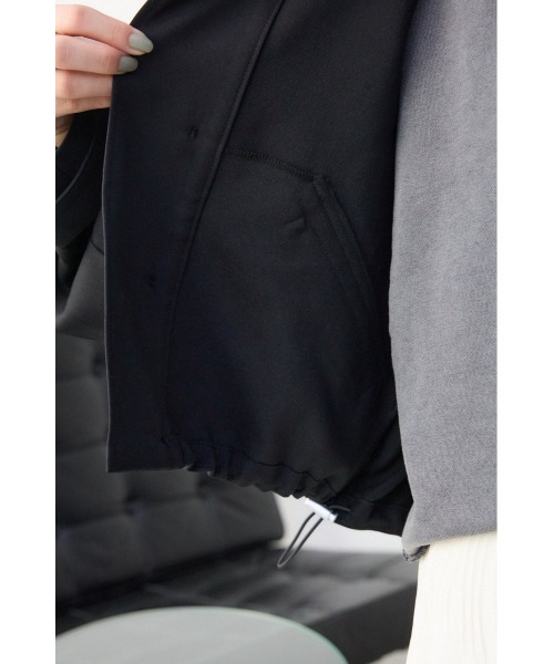 AZUL by moussy（アズールバイマウジー）の「ボリュームスリーブクロップドシャツブルゾン（ブルゾン・レディース・アイボリー/グレー/ブラック・FREE）」の21枚目の写真