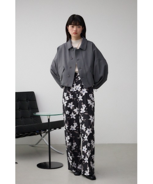 AZUL by moussy（アズールバイマウジー）の「ボリュームスリーブクロップドシャツブルゾン（ブルゾン・レディース・アイボリー/グレー/ブラック・FREE）」の11枚目の写真